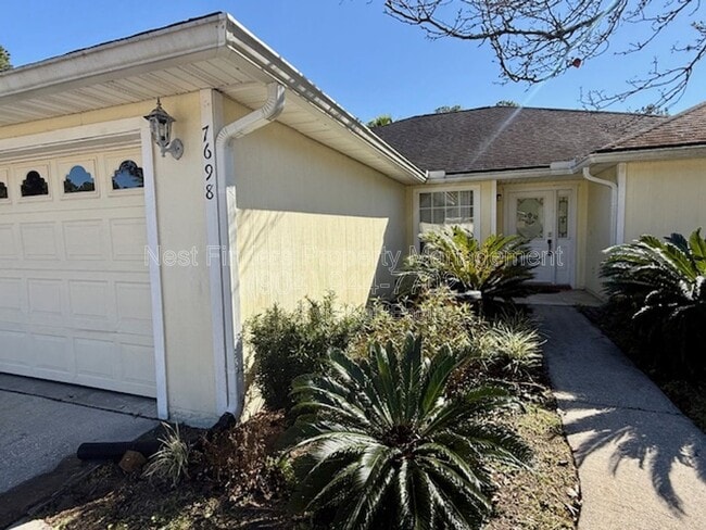 Building Photo - 7698 Fawn Lake Dr S