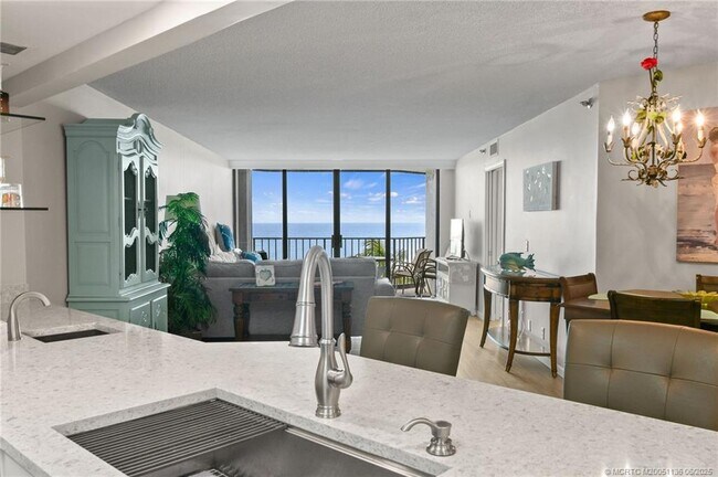 Building Photo - 9650 S Ocean Dr