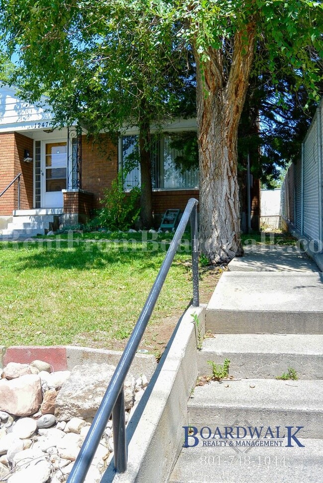 Building Photo - 1247-1247 E 1300 S