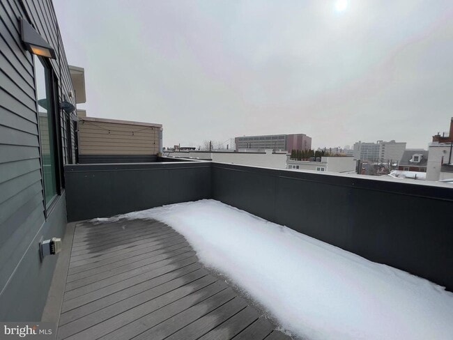 Building Photo - 423 Wallace St