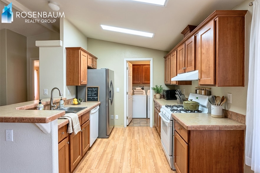 Building Photo - Beautiful 3-beds, 2-baths home in Vista Del Lago neighborhood of Prescott!