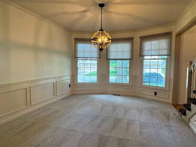 Building Photo - {12009} Available Immediately + Finished Lower Level + Olathe Schools
