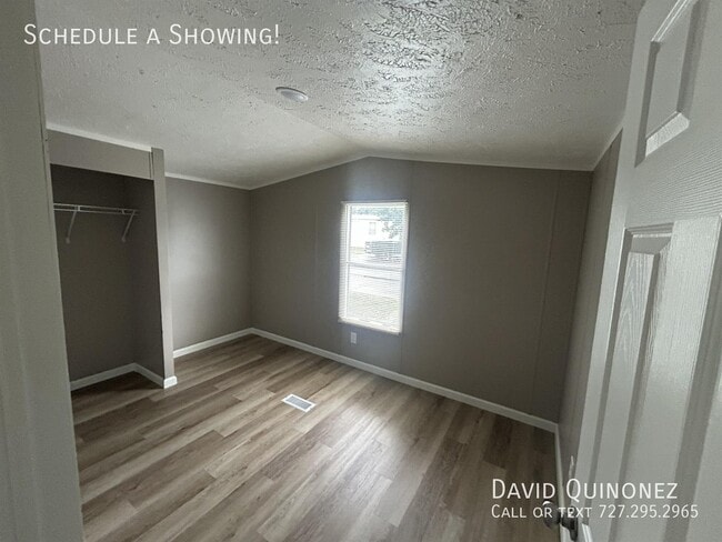 Building Photo - 252 S Blackwood Dr
