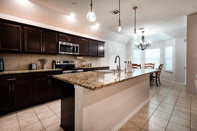 Building Photo - 525 Cottonview Dr
