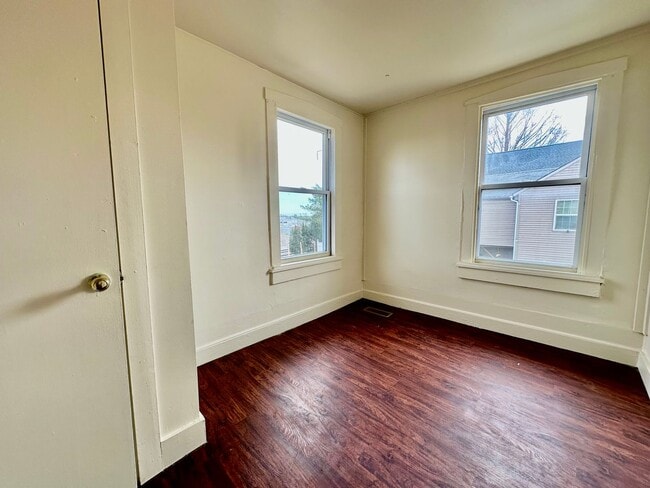 Building Photo - MAIN153