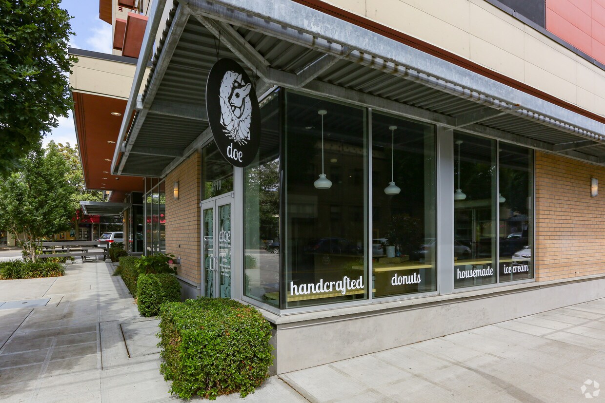 Hollywood Apartments - Portland Or Apartment Finder