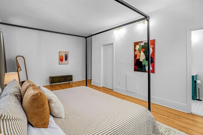 Building Photo - Mt. Pleasant Condo | 2 Bed | 2 Bath | 1,250 Sf