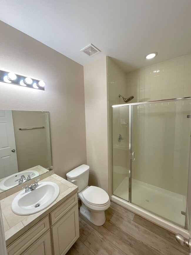 Building Photo - 4 Bedroom Home Available Near Black Forest...