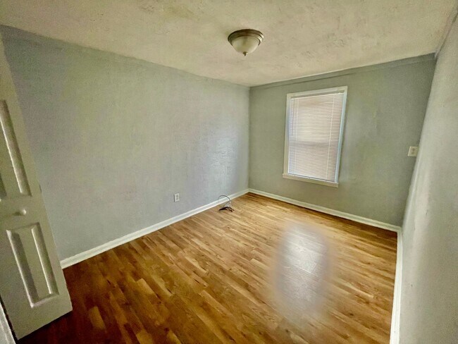 Building Photo - 625 Vanadium Rd