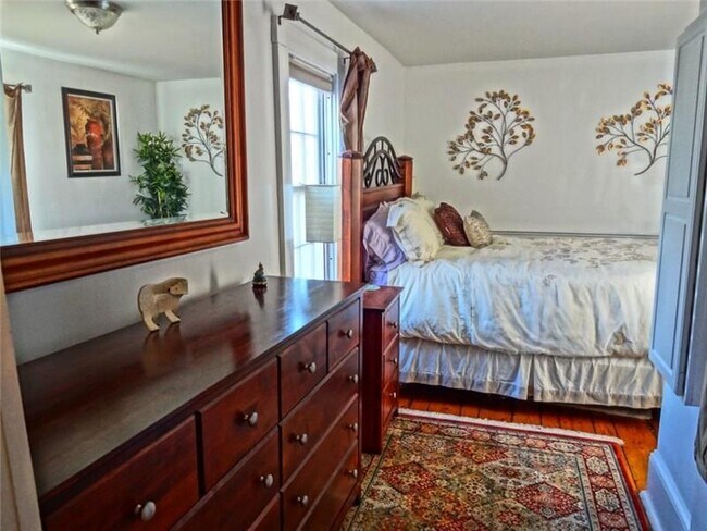 Building Photo - 61 Church St