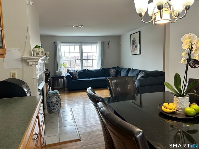 Building Photo - 39 Asia Cir