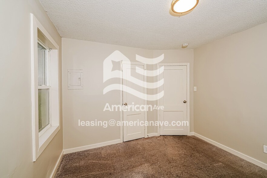 Building Photo - 6712 3rd Ave S