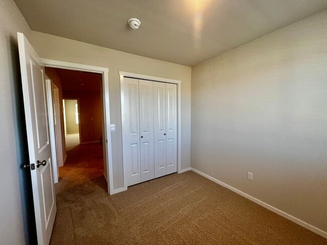Building Photo - Free rent offered Beautiful New Smart Home...