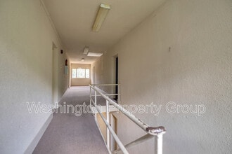 Building Photo - 3009 Southern Ave SE