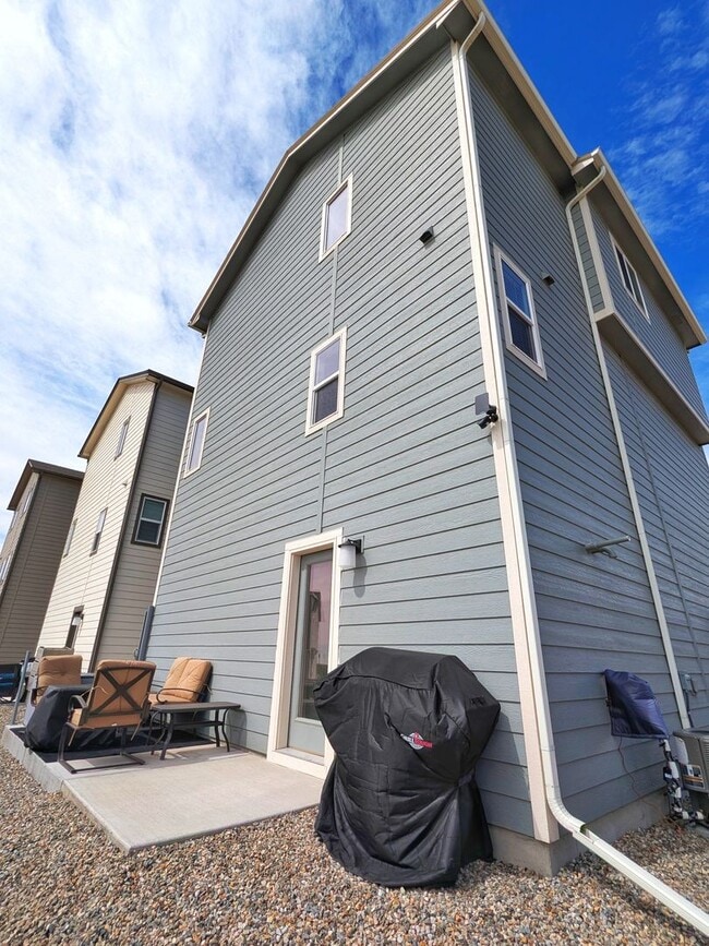 Building Photo - Beautiful Single Family Home