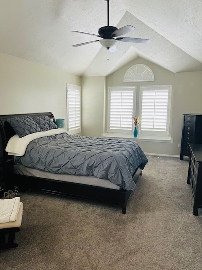 Building Photo - Beautiful home on Layton East bench