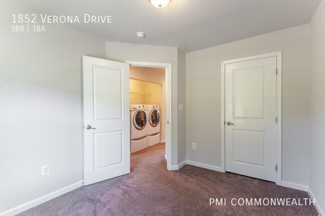 Building Photo - 1852 Verona Dr