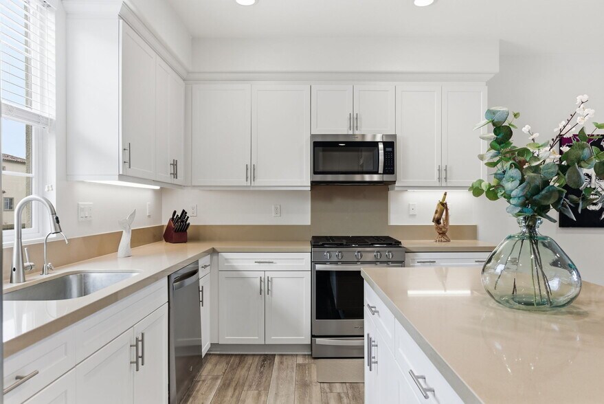 Building Photo - 4367 Pacifica Way
