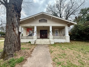 Building Photo - Dobbs 618, 620, 622