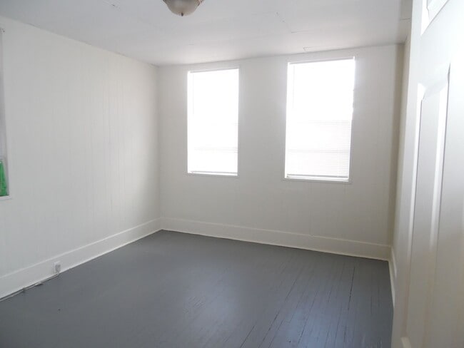 Building Photo - 1426-1430 URANIA/FELICITY