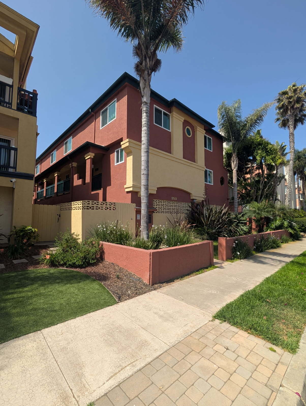 Building Photo - 253 Donax Ave