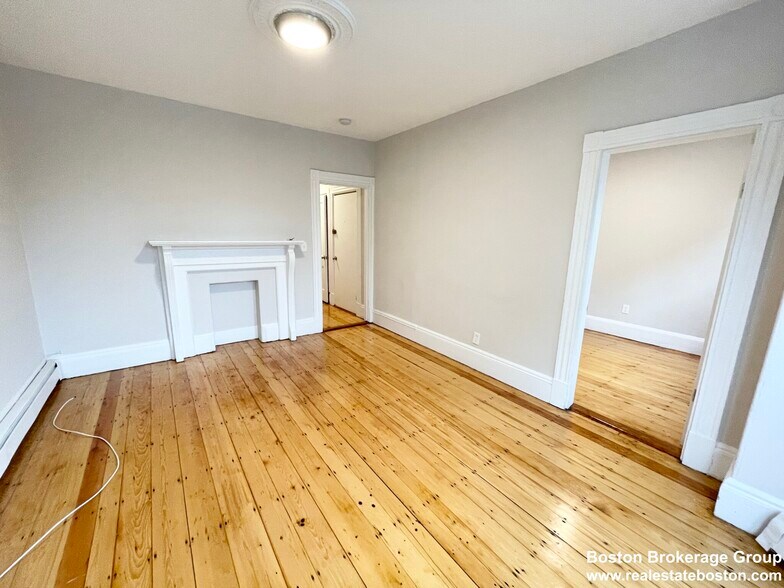 Building Photo - 1570 Tremont St