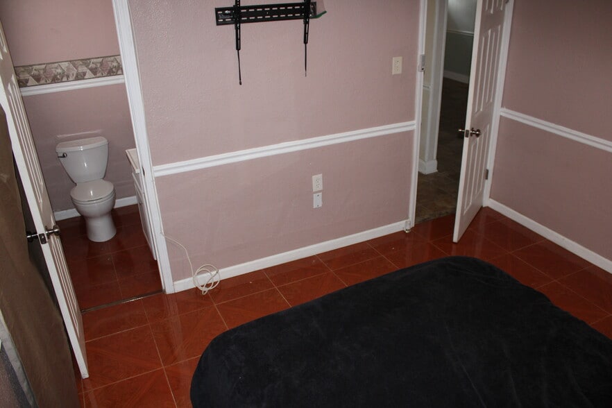 Building Photo - 9 Gerard Ct