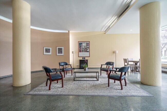 Building Photo - 61-25 97th St