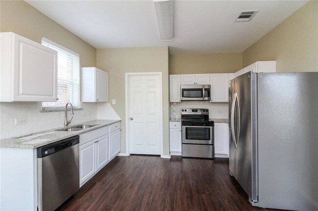 Building Photo - 3041 Spotted Owl Dr