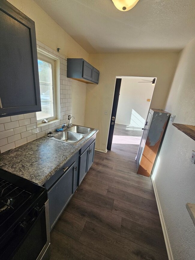 Building Photo - MOVE IN SPECIALS,  INTERESTED? Located in the historic downtown district.