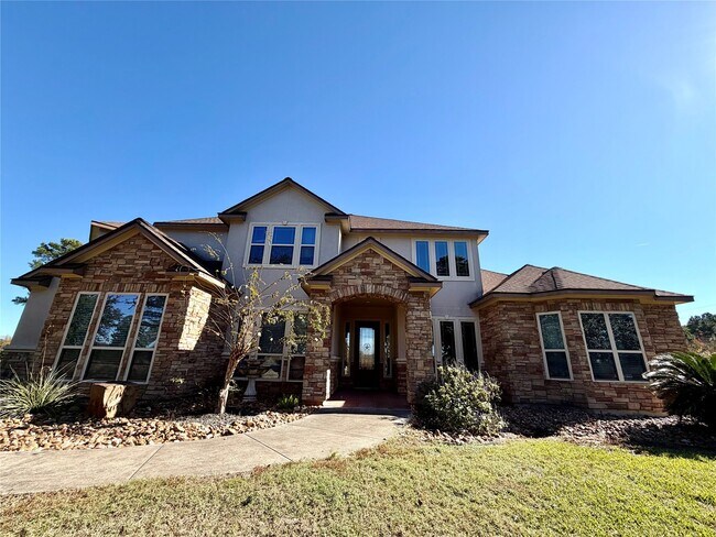 Building Photo - 1631 S Persimmon St