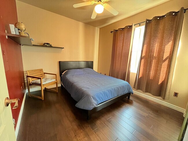 Building Photo - Summerlin Fully Furnished Condo on Golf Course!