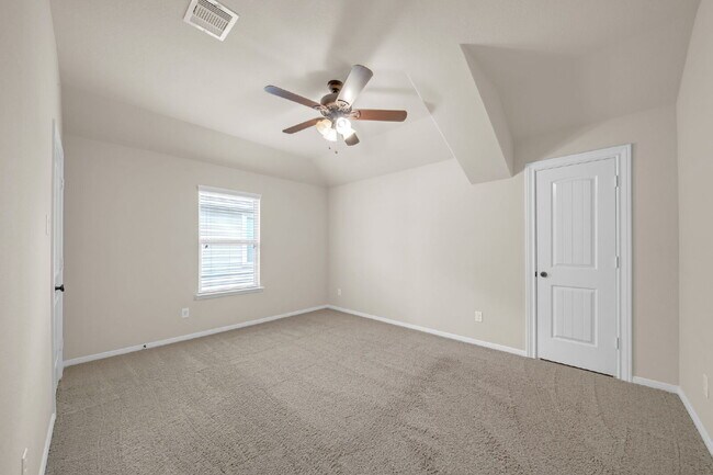 Building Photo - Welcome home to this beautiful home in the...