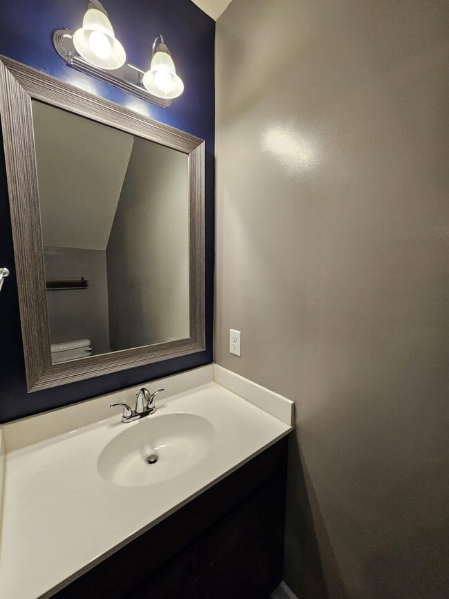 Building Photo - Pet Friendly Townhome In Sneads Ferry!