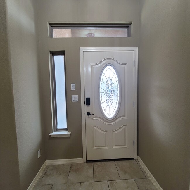 Building Photo - 14513 Meadow Lawn