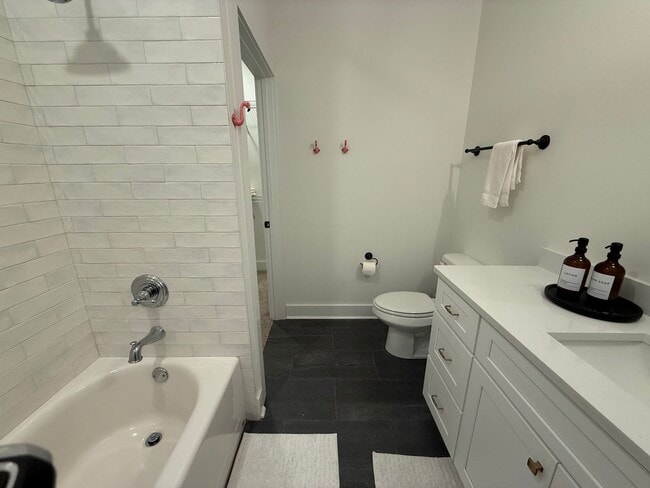 Building Photo - Northgate Townhome - Auburn