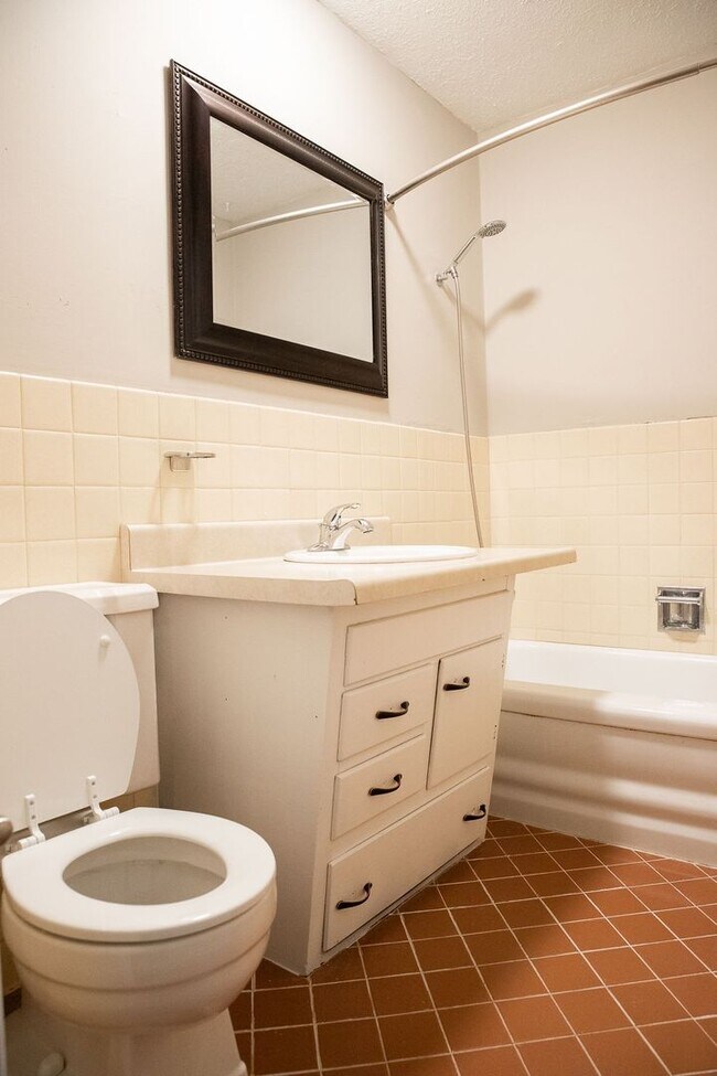 Building Photo - 1911 S Saratoga Ave