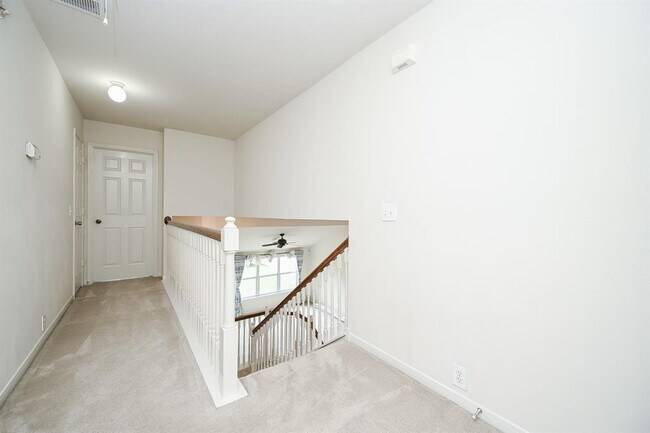 Building Photo - 20015 Cypresswood Springs