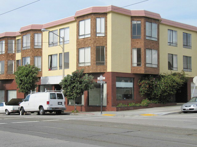 Building Photo - 2395 26th Ave
