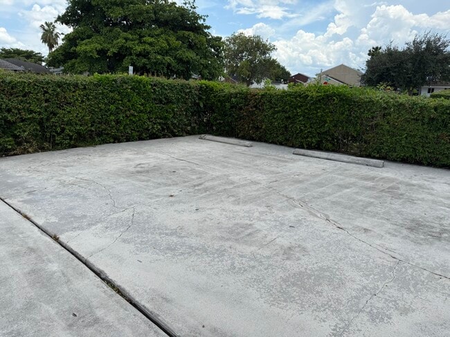 Building Photo - 1370 Birkdale Dr