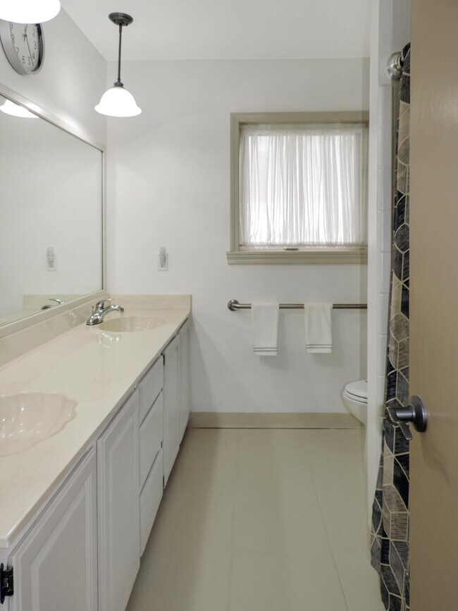 Building Photo - 37183 Vargo