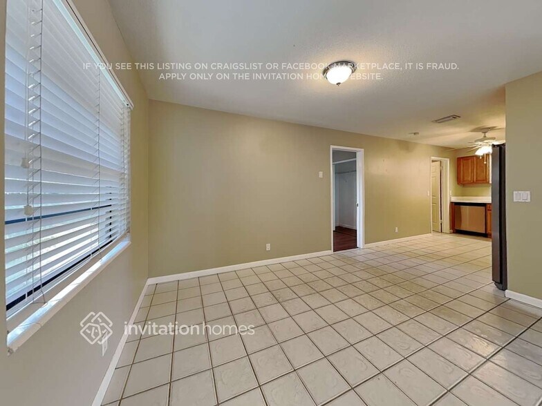 Building Photo - 2540 SW 11th Ct