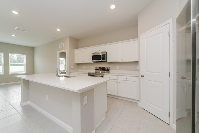 Building Photo - 348 Kenilworth Dr