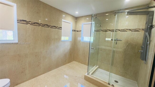 Building Photo - 1094 Redwood St