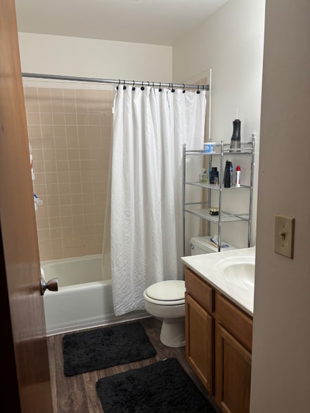 Building Photo - 800 N Smith Rd