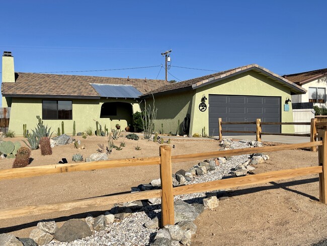 Building Photo - 6731 Ivanpah Ave