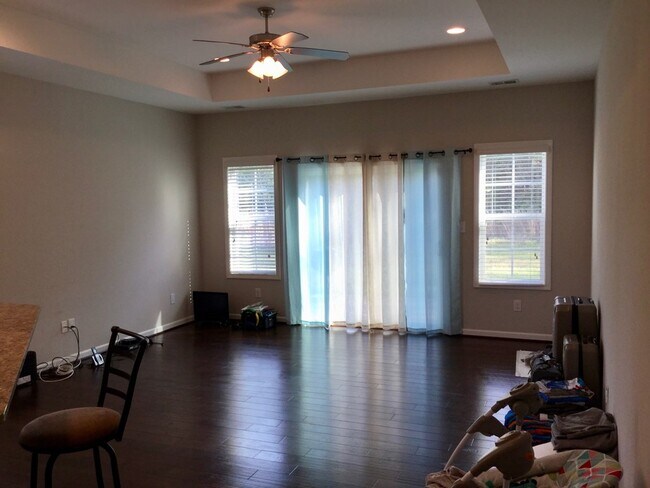 Building Photo - 2531 Foxcroft Cir