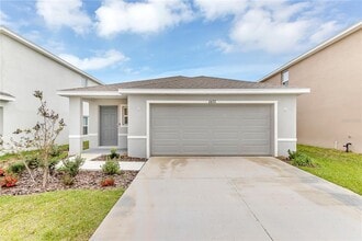 Building Photo - 2872 NE 21st Ct Rd