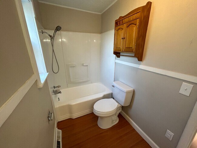 Building Photo - Addyston- Cozy 2 bedroom 1 bath