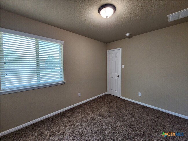 Building Photo - 2599 Diamondback Trail
